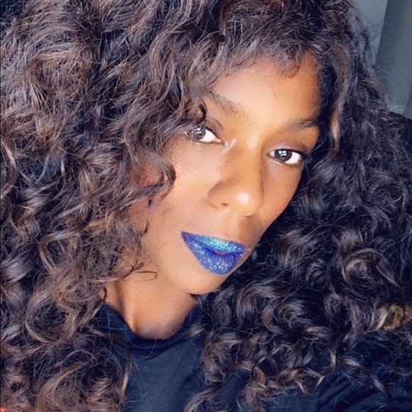 Lipsynk Cosmetics is a full lip line - Picture 3 of 3